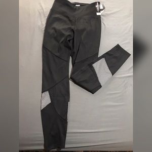 NWT Avia Workout Leggings Size Small